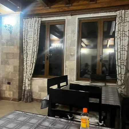 Hotel Xhejsoni *